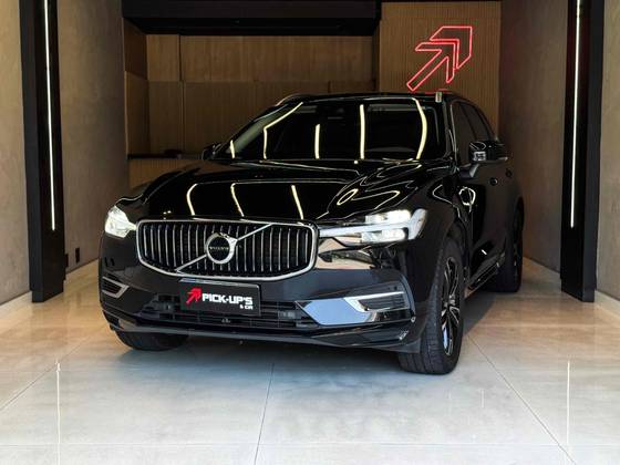 VOLVO XC60 2.0 T8 HYBRID MOMENTUM AWD GEARTRONIC
